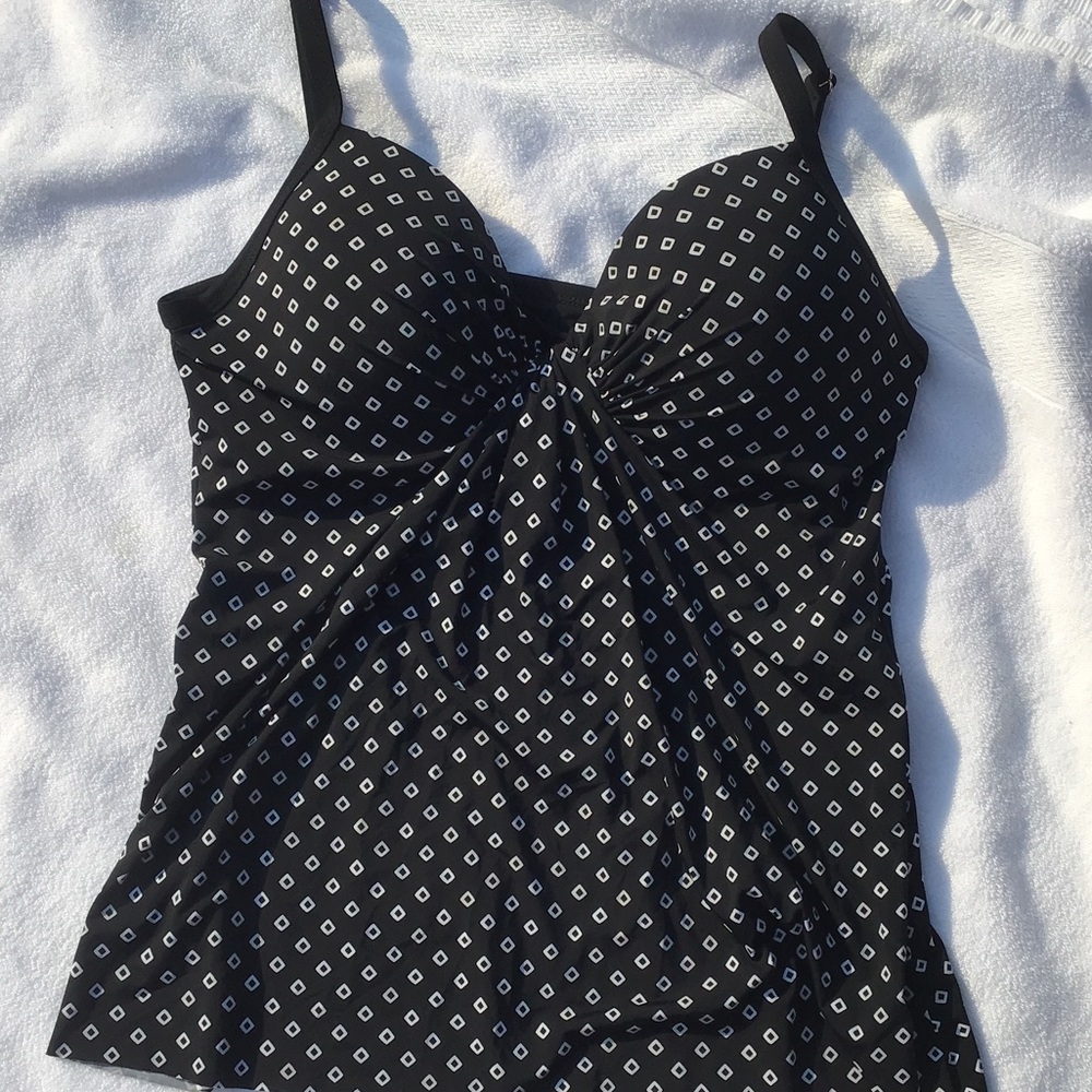 Black Geometric Print Women’s Tankini Swim Padded underwire Built in Bra Size 8